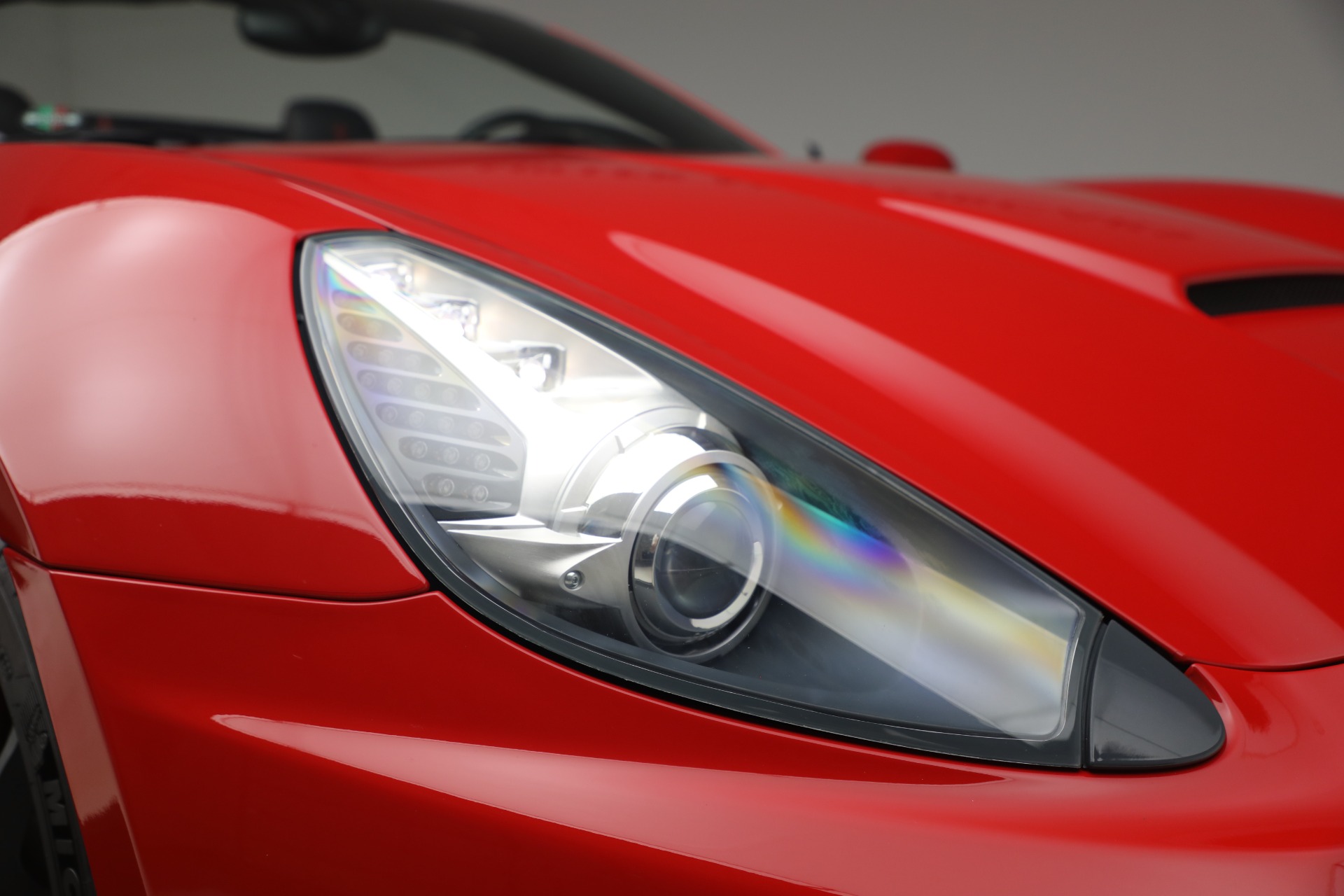 Used-2014-Ferrari-California-30