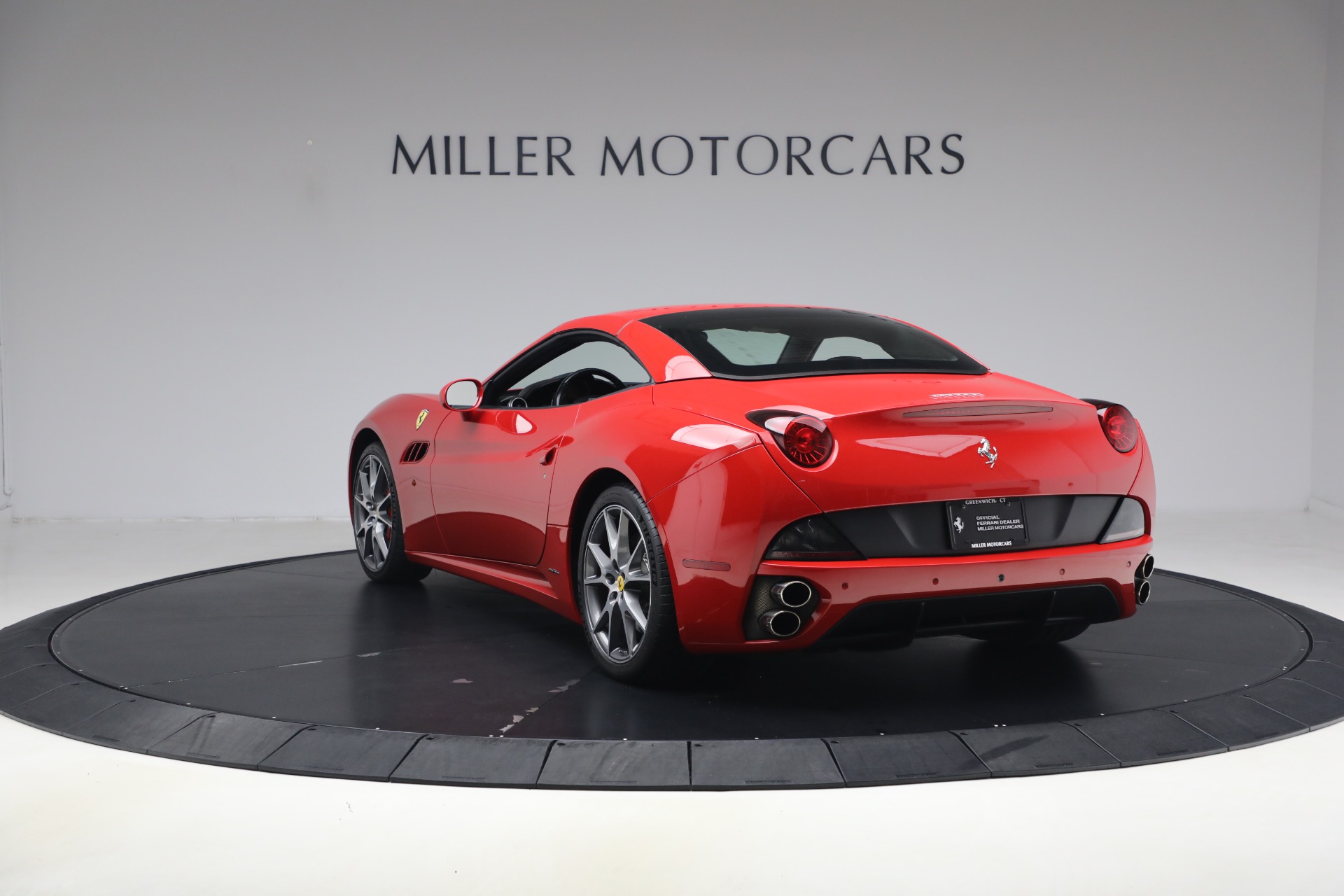 Used-2014-Ferrari-California-30