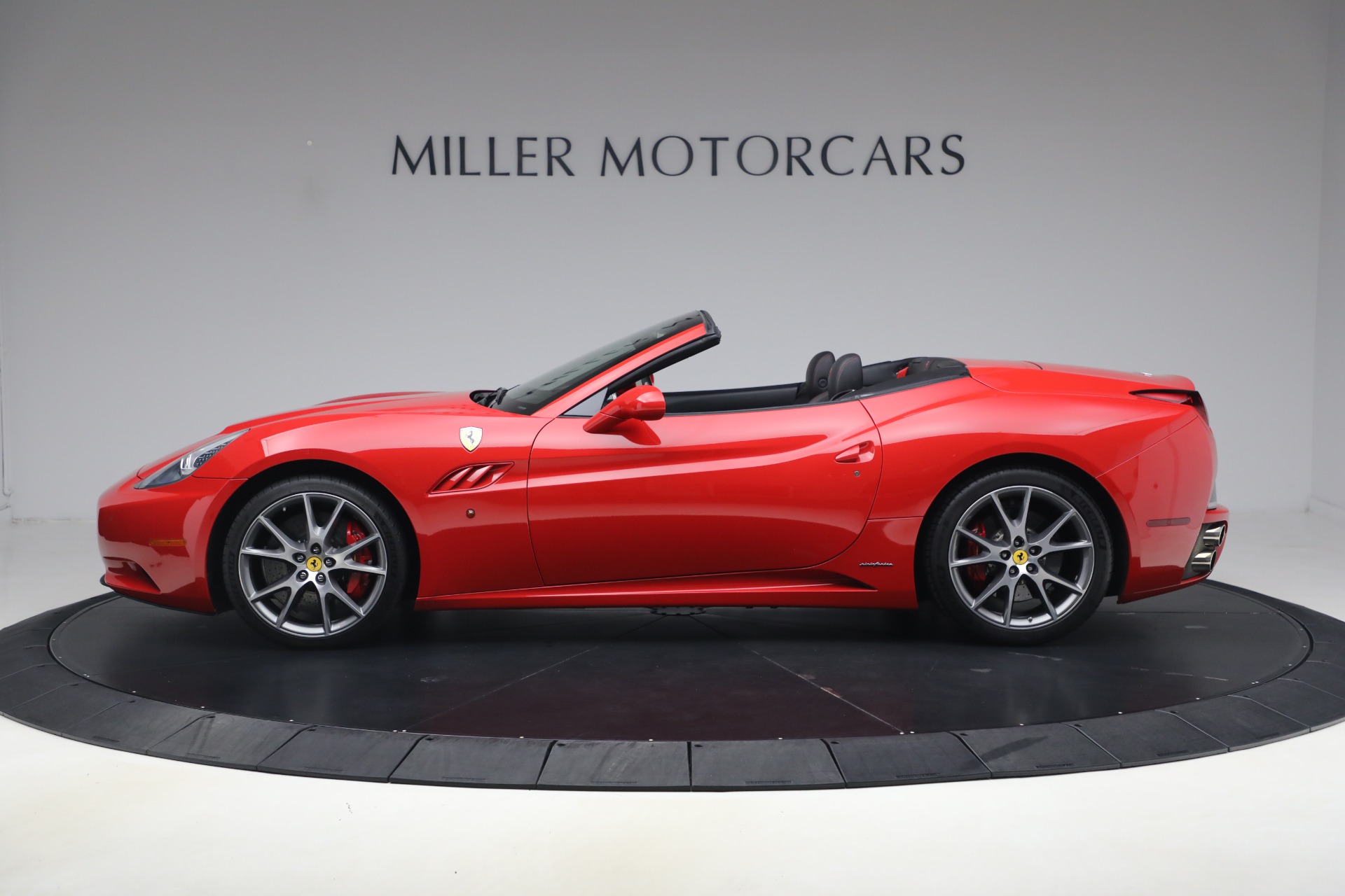 Used-2014-Ferrari-California-30