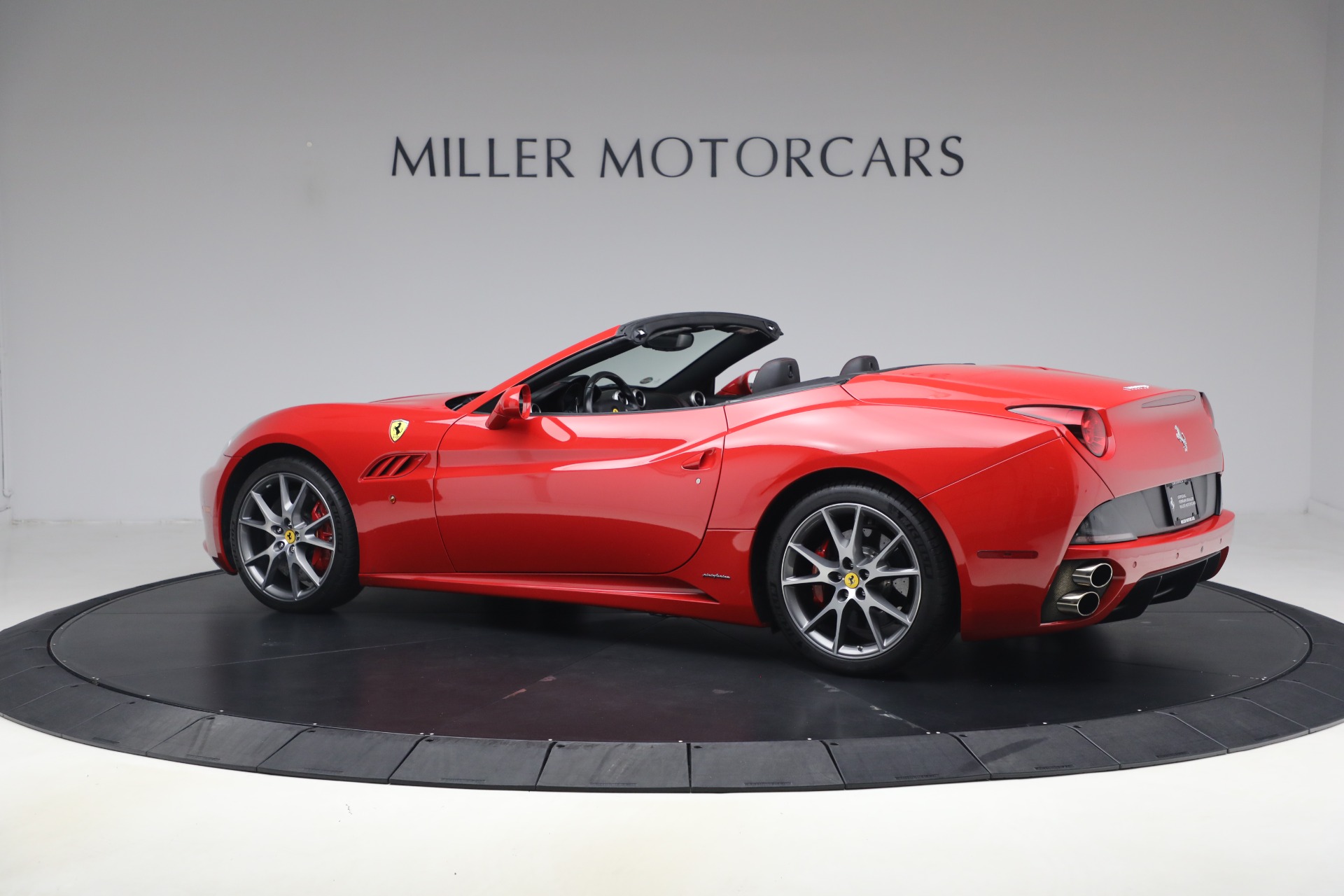 Used-2014-Ferrari-California-30