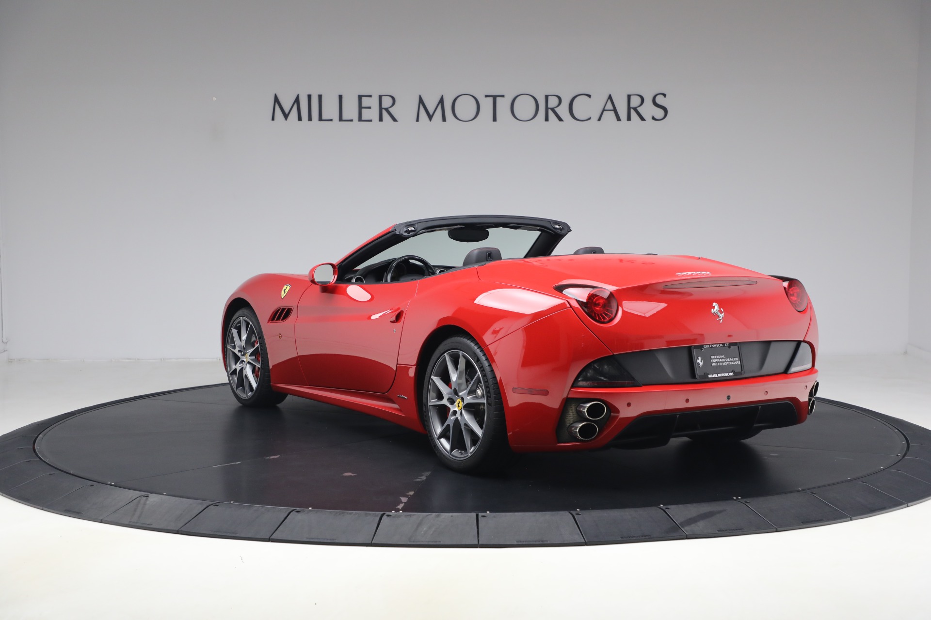 Used-2014-Ferrari-California-30