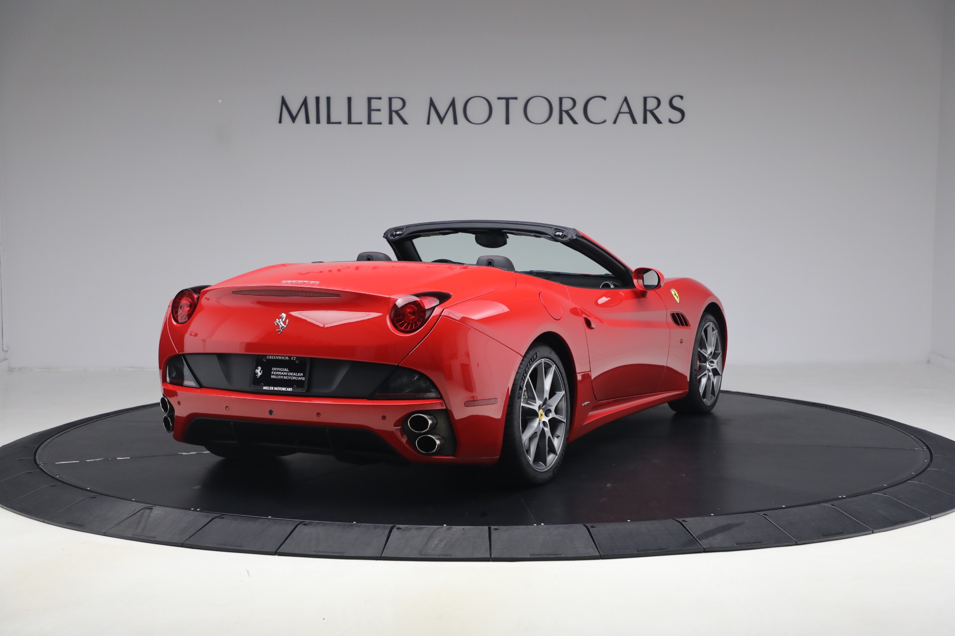 Used-2014-Ferrari-California-30