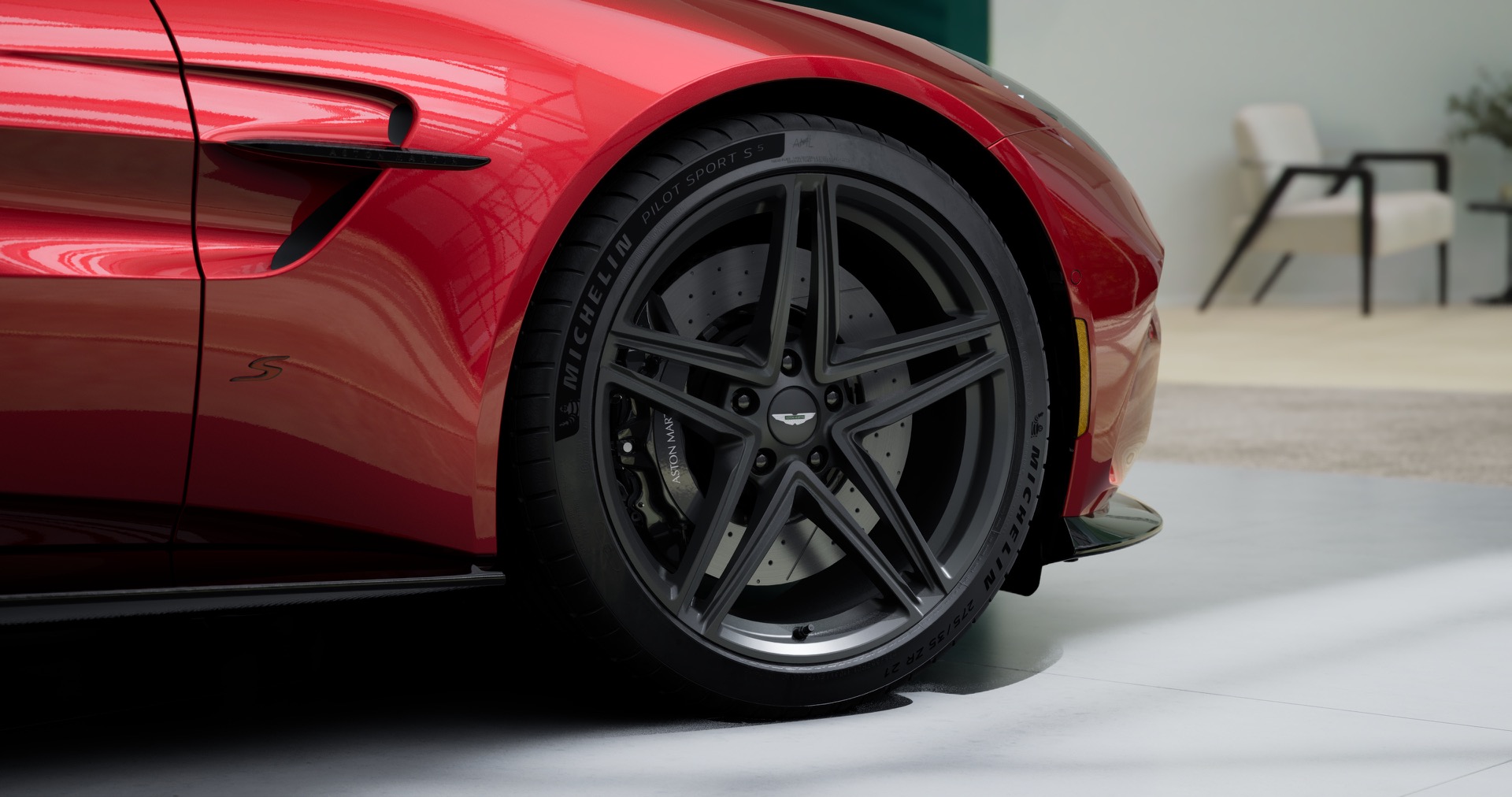 New-2026-Aston-Martin-Vantage-S-Roadster