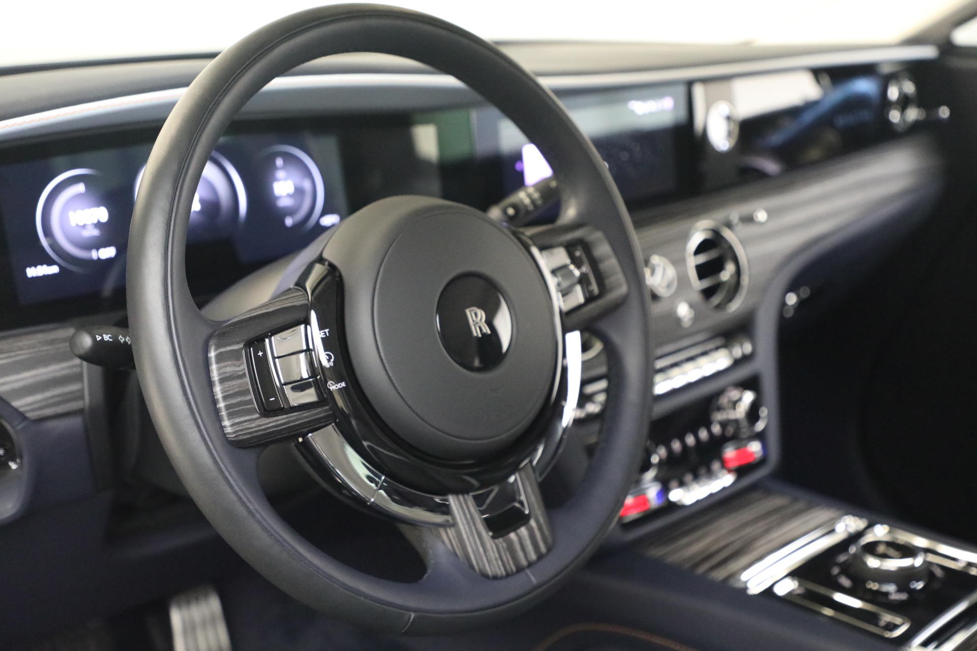 Used-2024-Rolls-Royce-Spectre