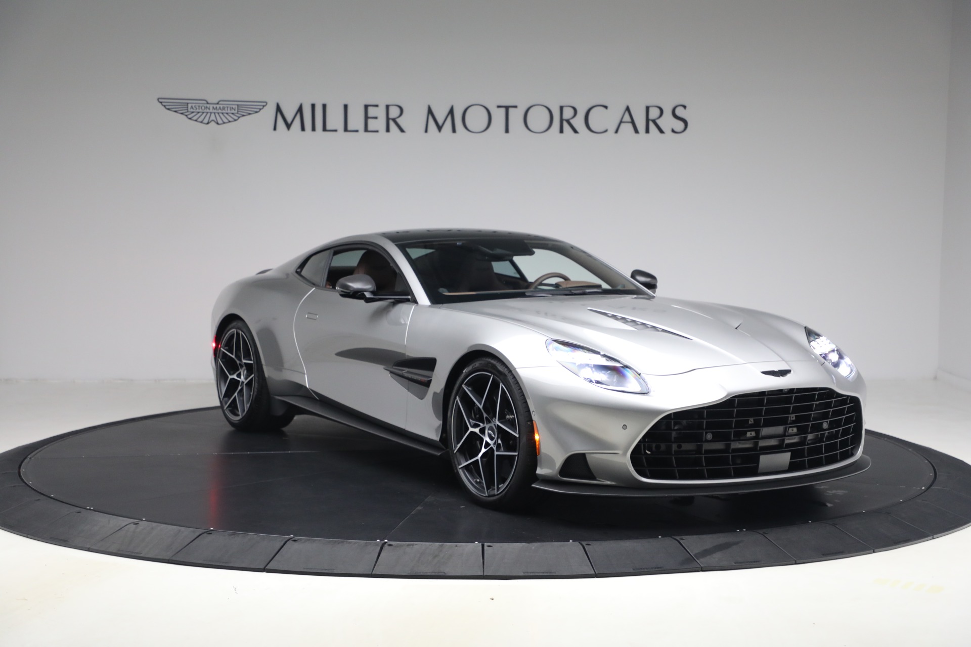 Used-2025-Aston-Martin-Vanquish