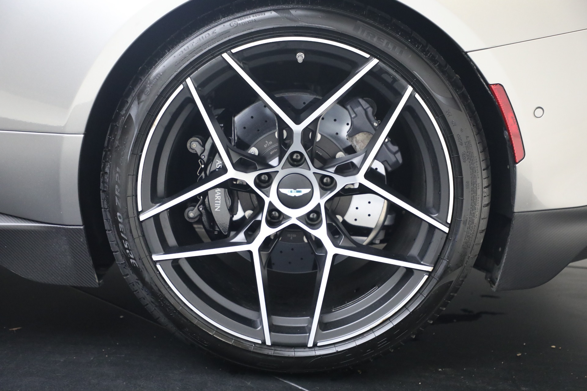 Used-2025-Aston-Martin-Vanquish