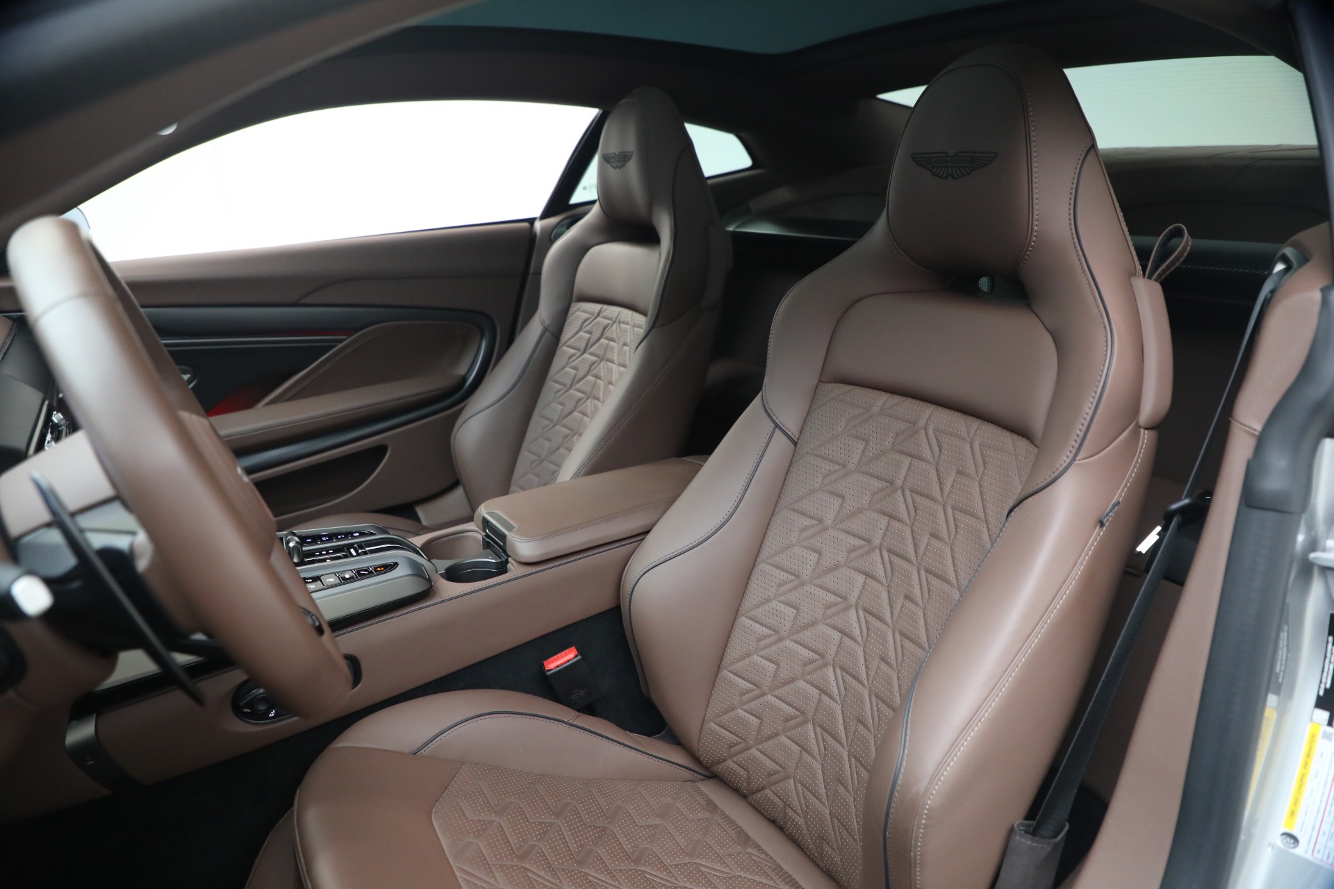 Used-2025-Aston-Martin-Vanquish