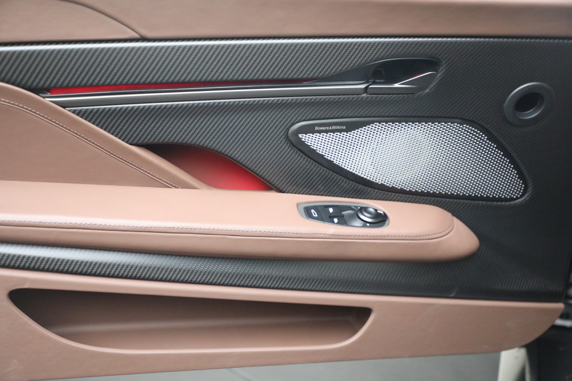 Used-2025-Aston-Martin-Vanquish