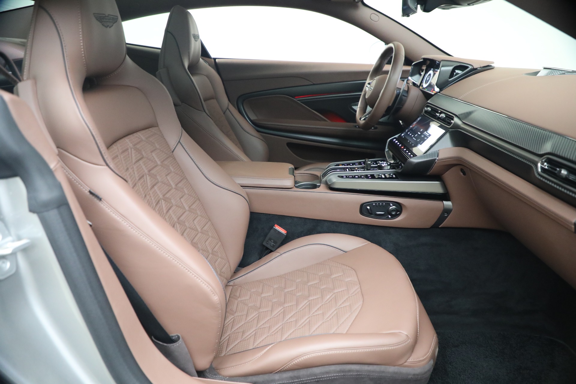 Used-2025-Aston-Martin-Vanquish