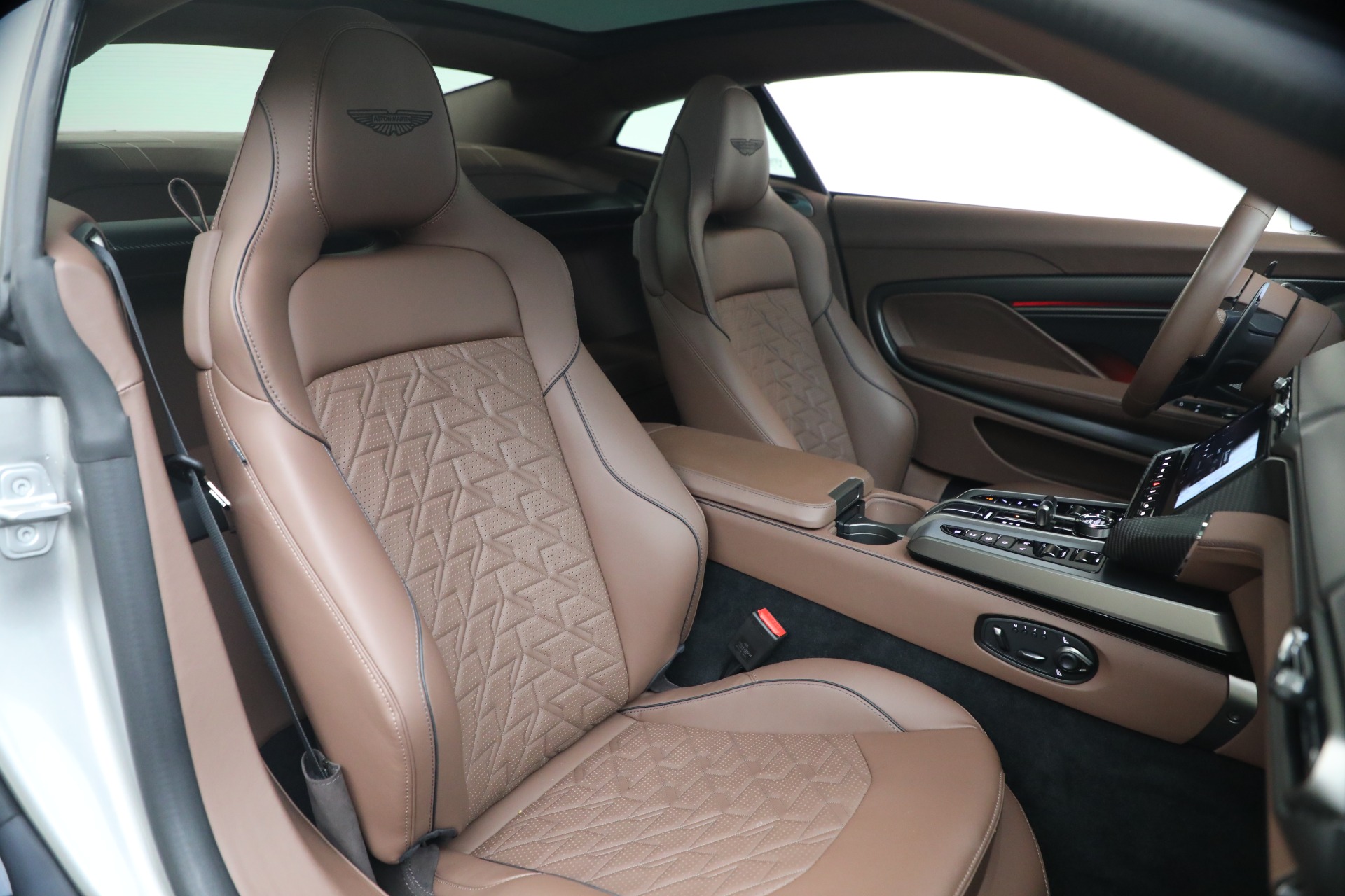 Used-2025-Aston-Martin-Vanquish