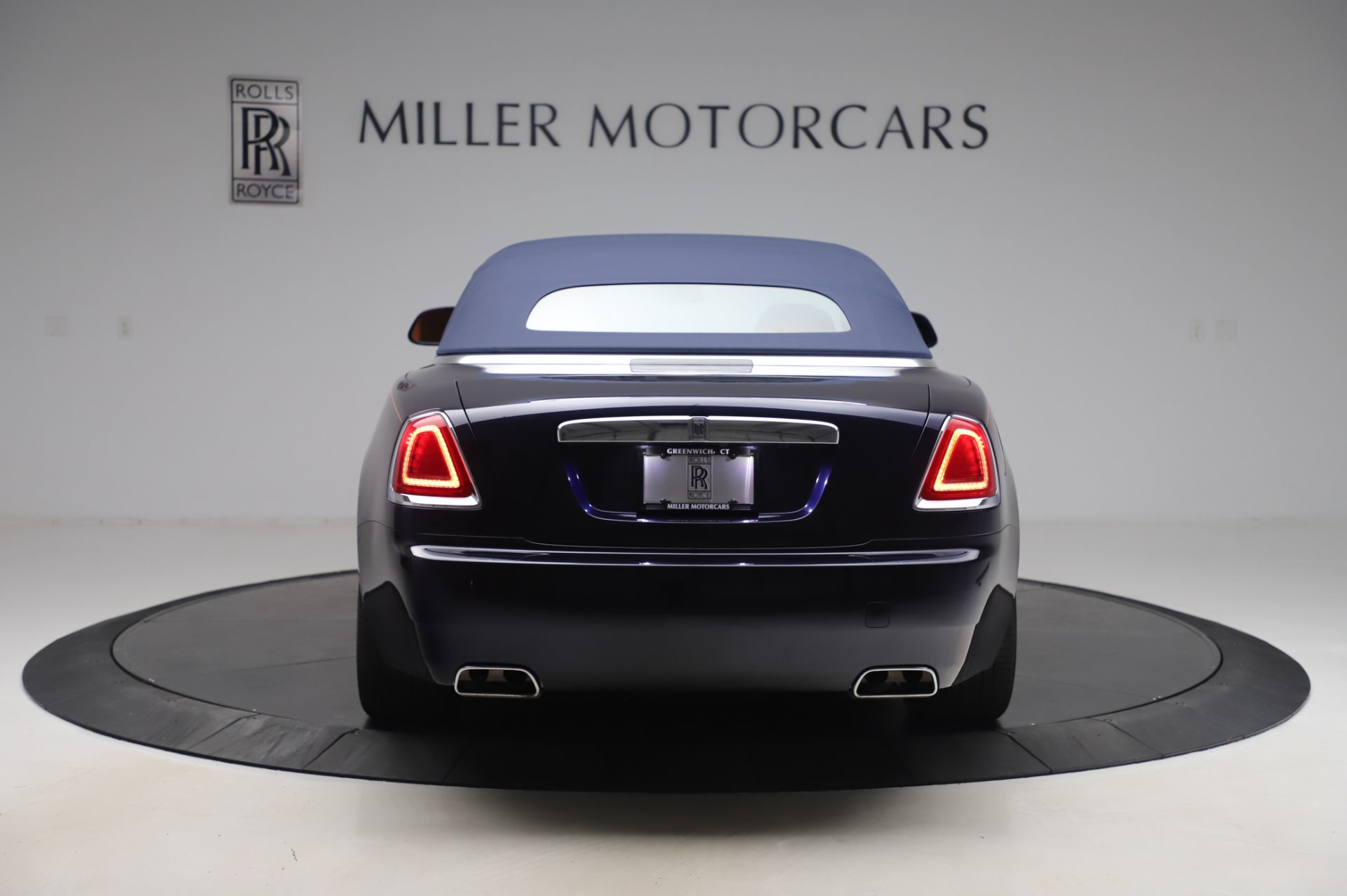 Used-2017-Rolls-Royce-Dawn
