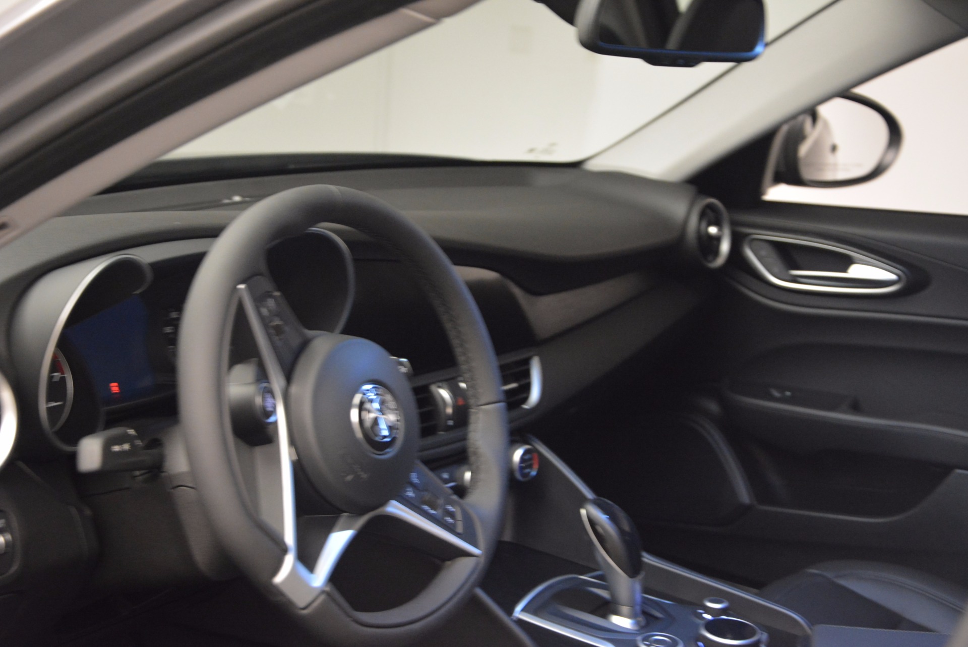 New-2017-Alfa-Romeo-Giulia-Q4