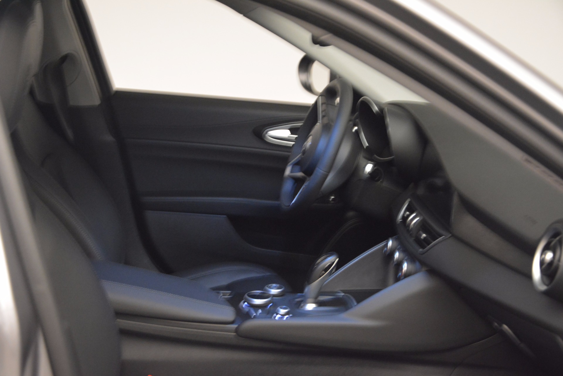 New-2017-Alfa-Romeo-Giulia-Q4