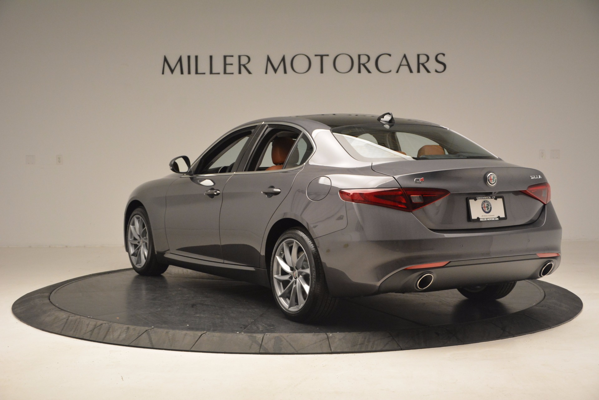 New-2017-Alfa-Romeo-Giulia-Q4