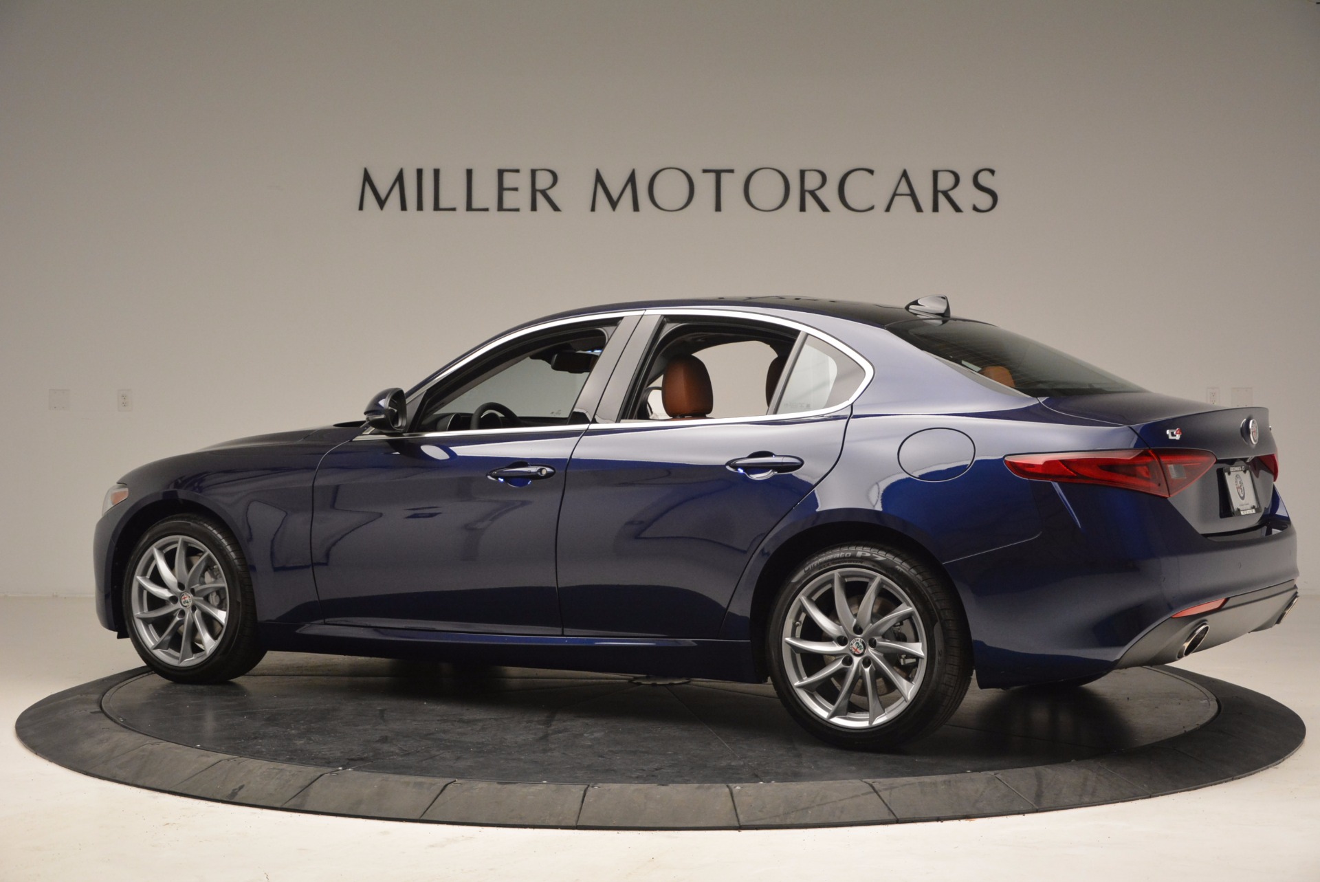 New-2017-Alfa-Romeo-Giulia-Q4