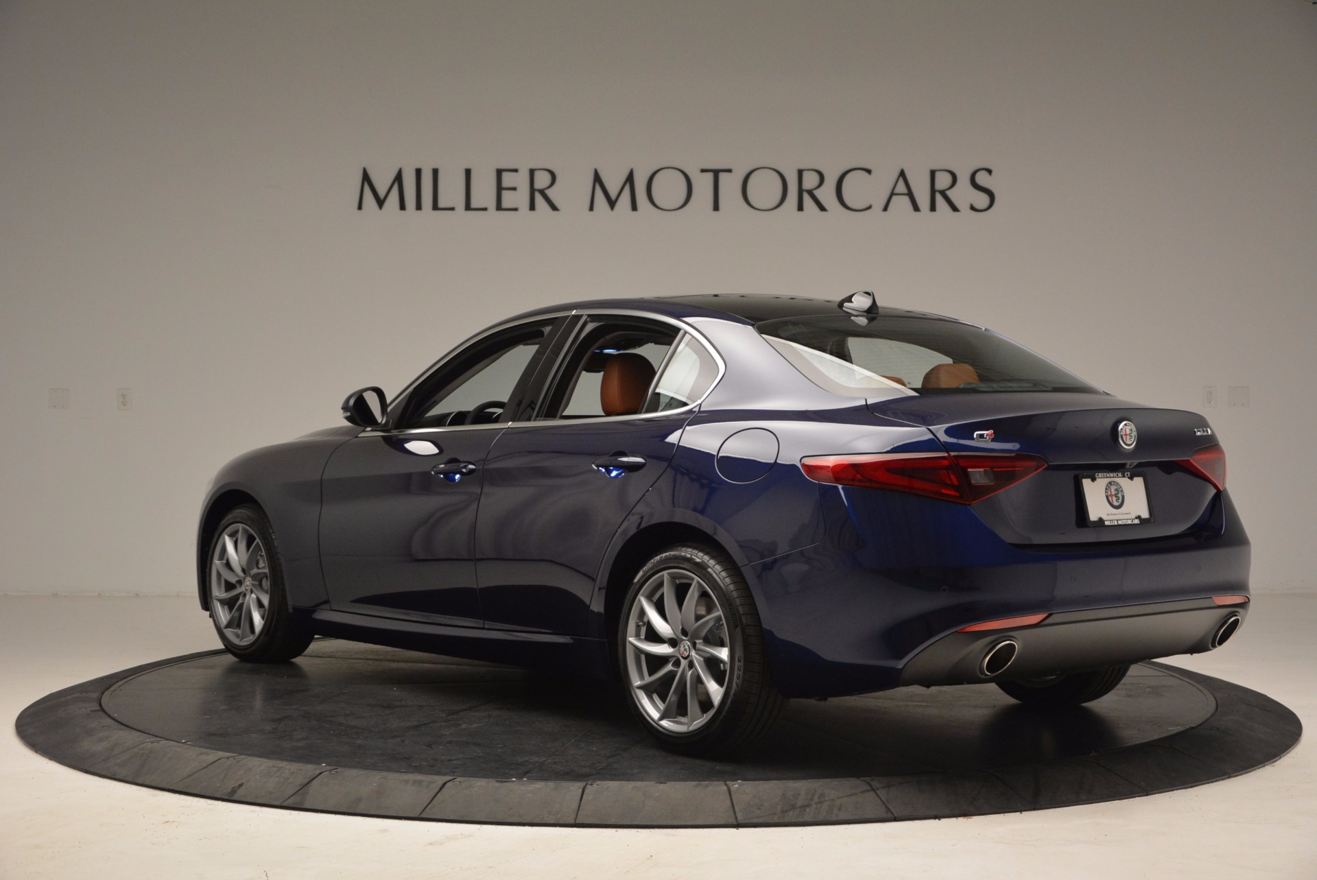 New-2017-Alfa-Romeo-Giulia-Q4