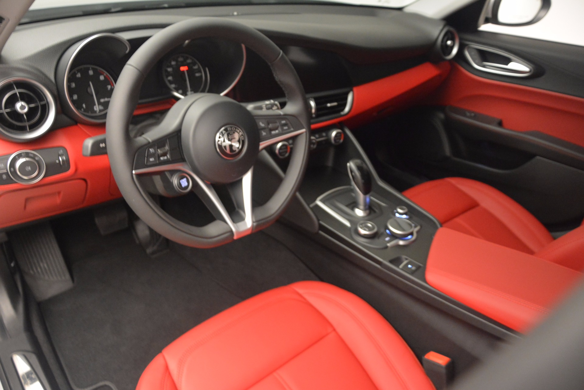 New-2017-Alfa-Romeo-Giulia-Q4