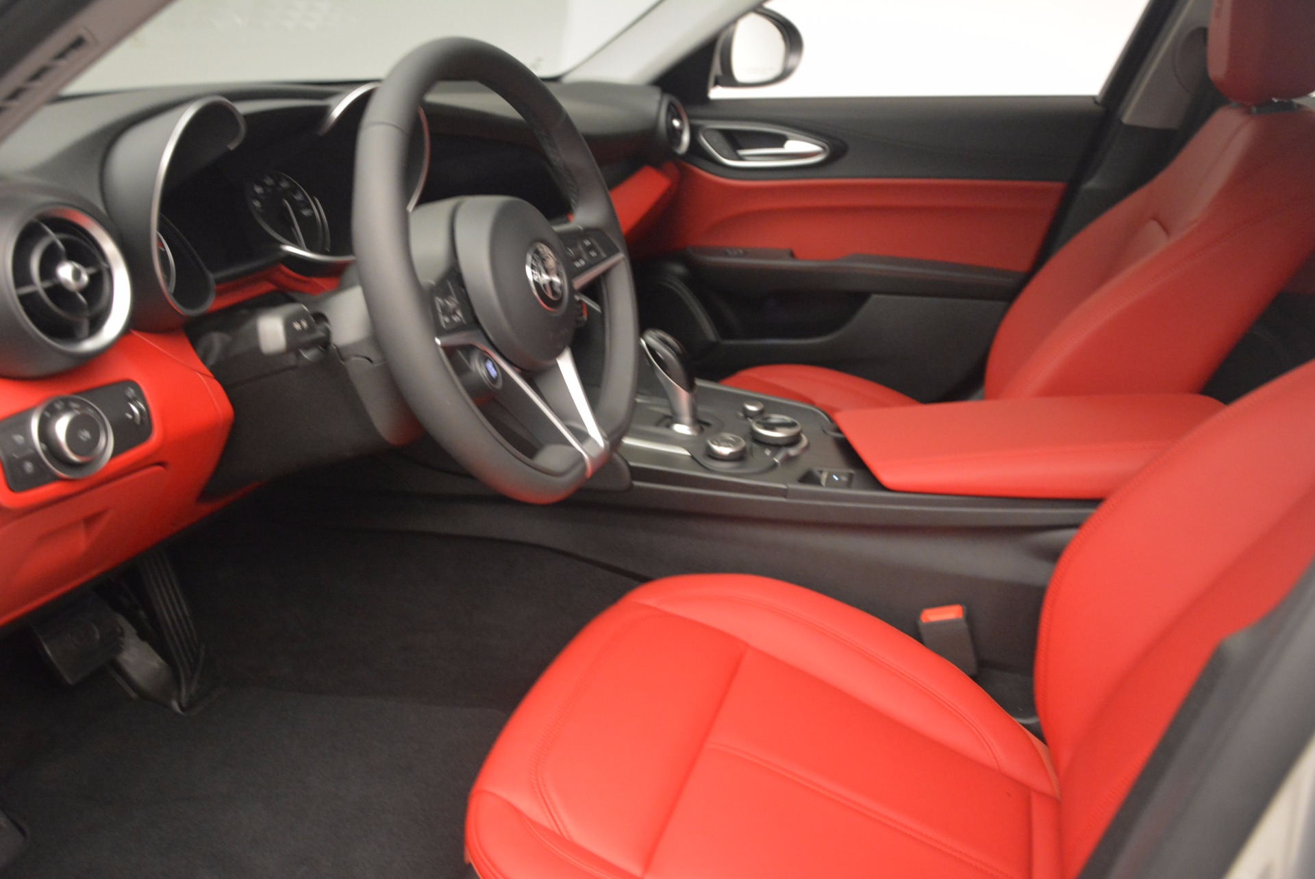 New-2017-Alfa-Romeo-Giulia-Q4