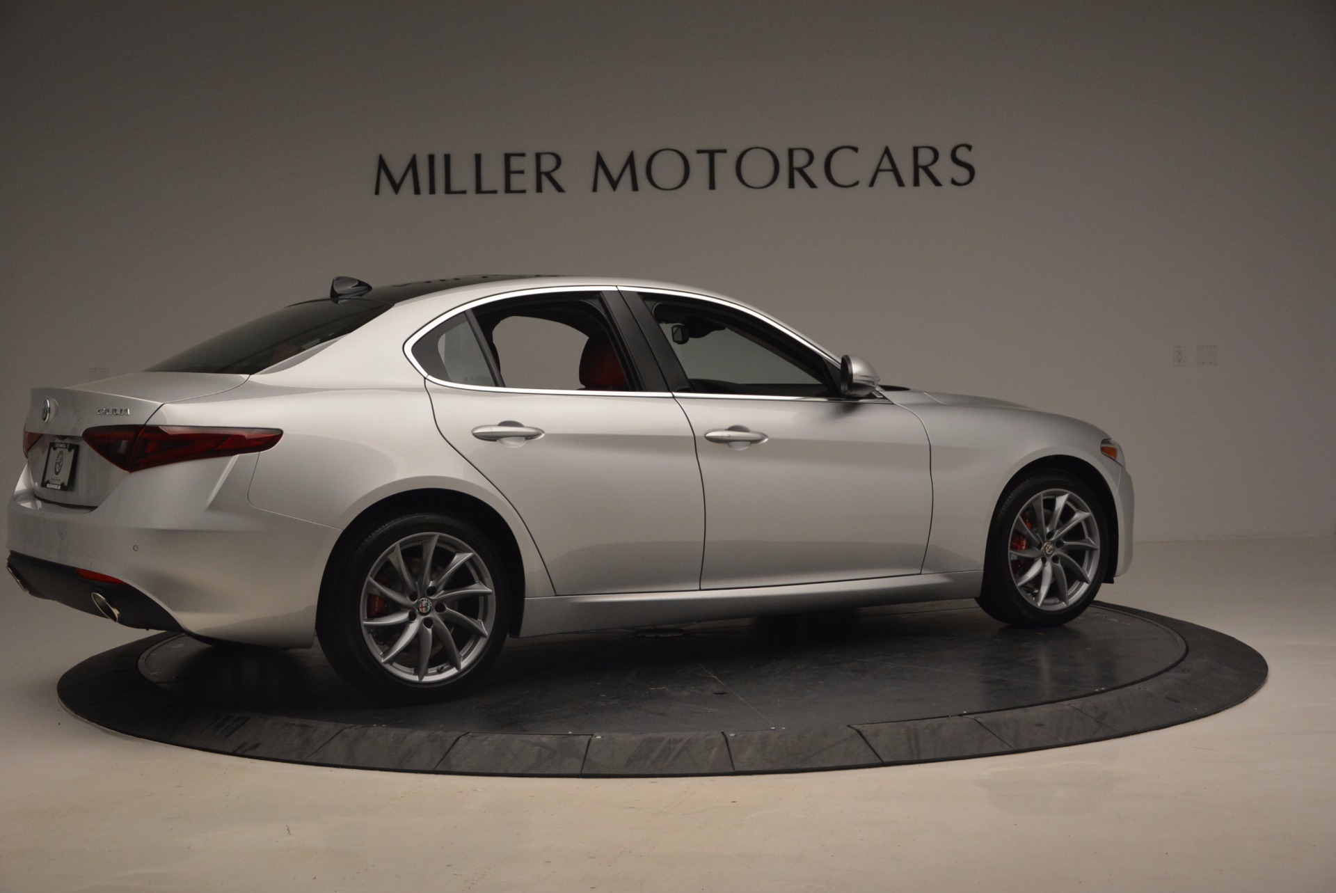 New-2017-Alfa-Romeo-Giulia-Q4