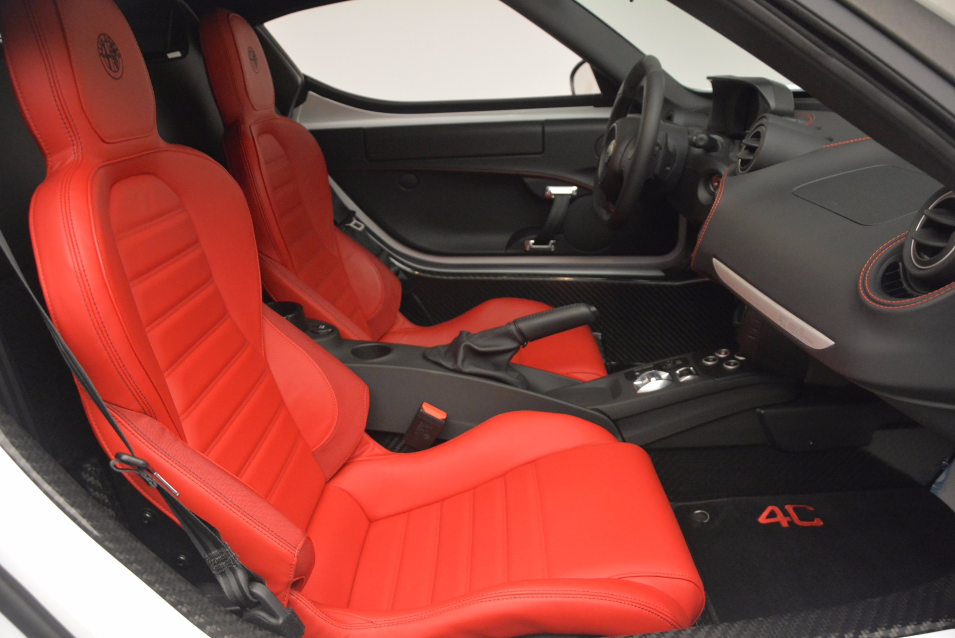 New-2016-Alfa-Romeo-4C-Coupe