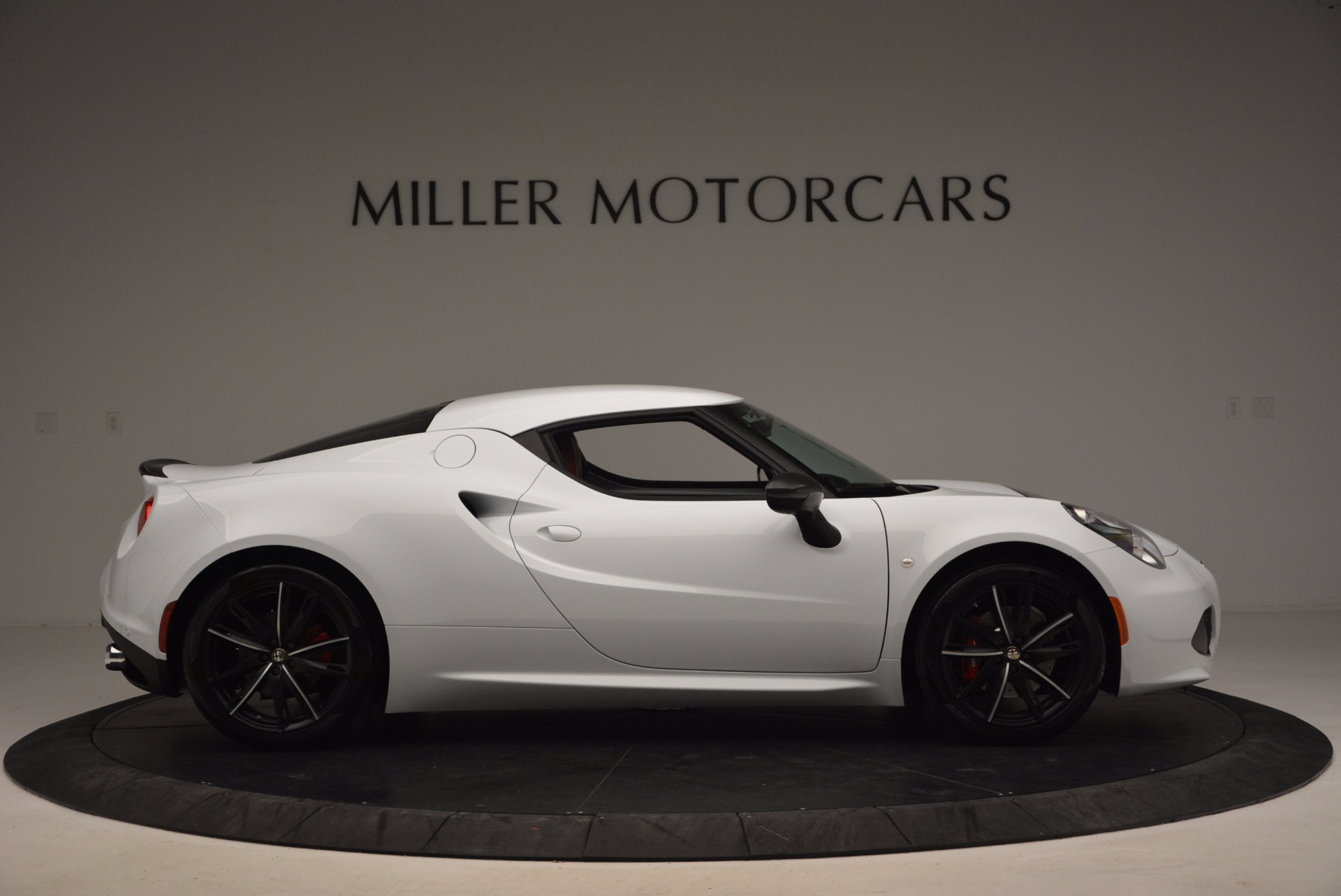 New-2016-Alfa-Romeo-4C-Coupe